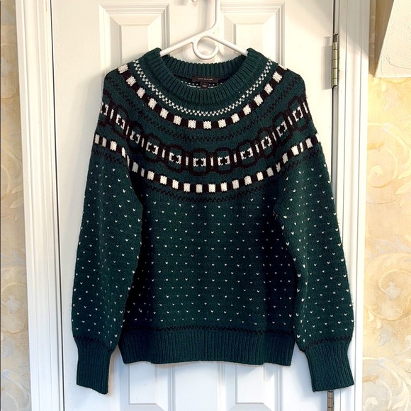 Ann Taylor Sweaters - Ann Taylor Classic Cozy Green & White Patterned Ski Influenced Sweater. NWT